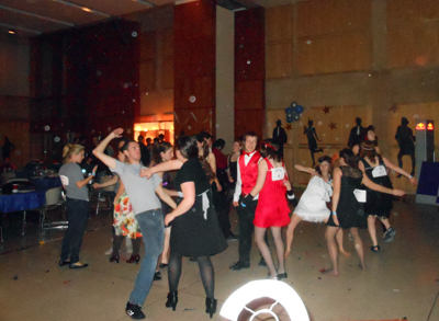 Honors Dance for a Chance group dancing
