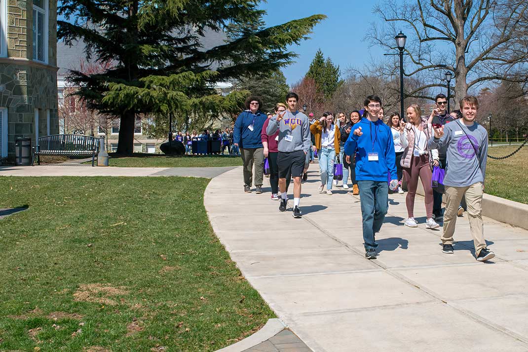 Prospective students touring campus 