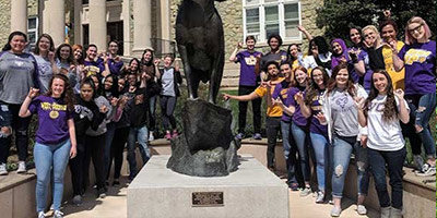 orientation group at ram statue