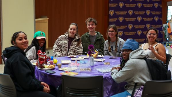 Students attending Transfer Student Week events