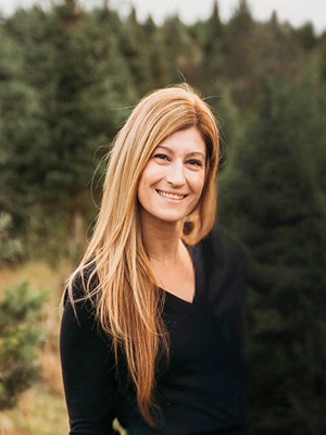 Dr. Jennifer Butz Headshot